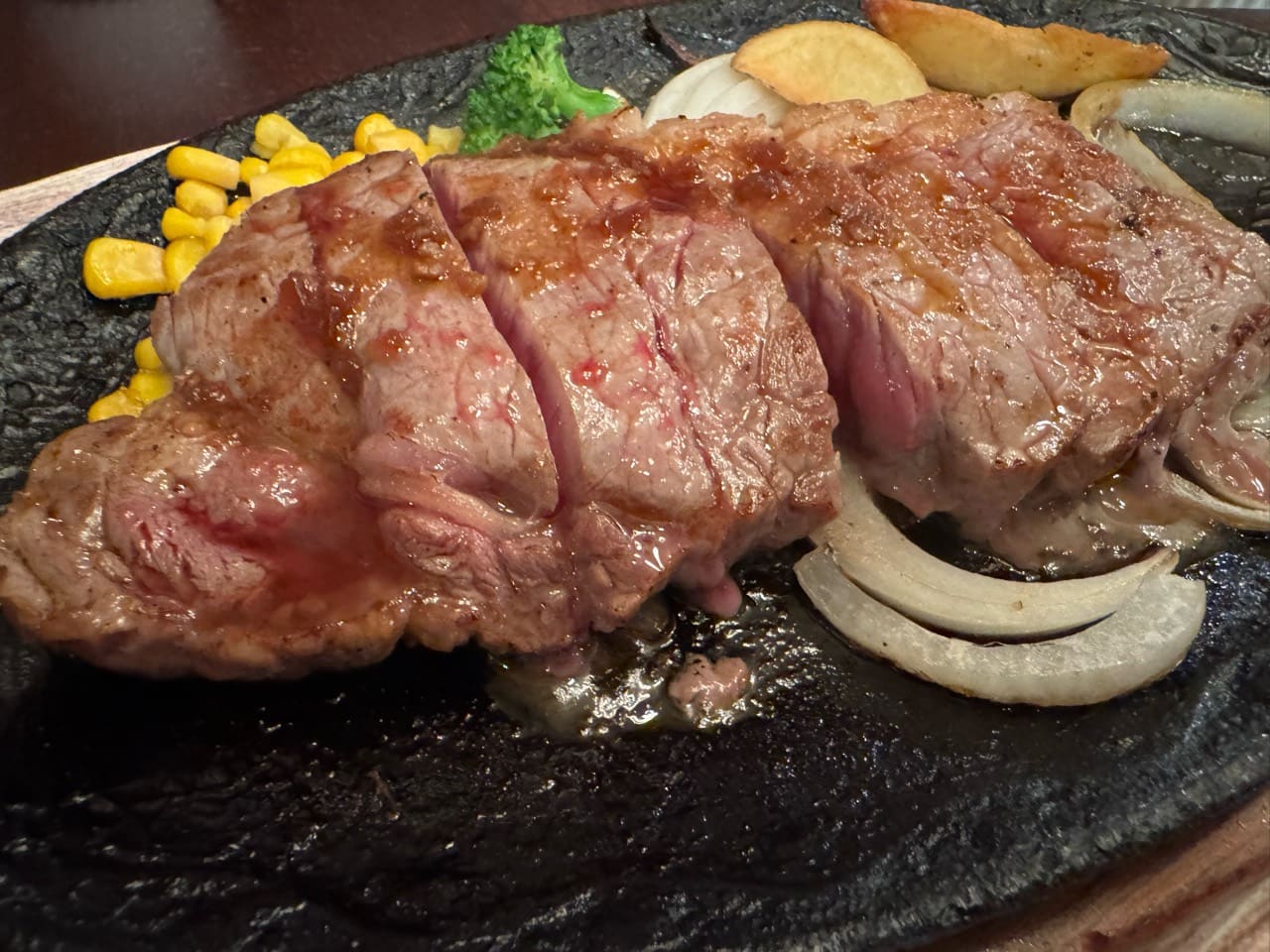 サーロインステーキの焼き上がりが分かる寄りの写真